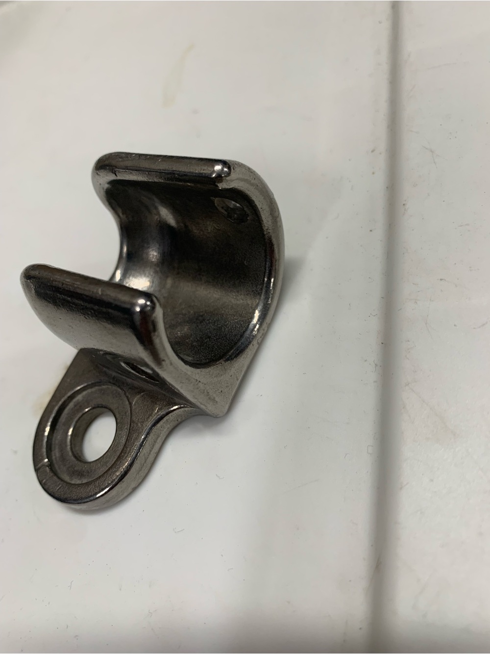 Chariot hitch cup